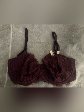 Victoria's Secret Lace Underwire Bra in Burgundy